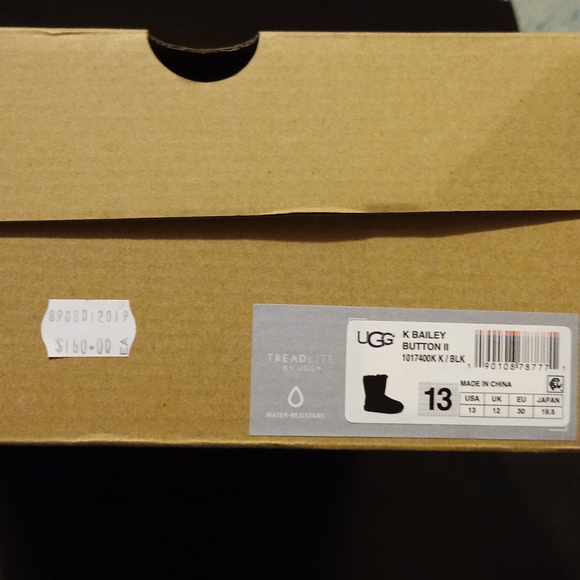 BNIB UGG Bailey Button Kids Boots Size 13 - Picture 6 of 6